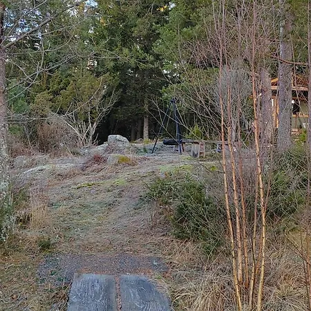 Puumajamajoitus Maaseudulla Campsite *