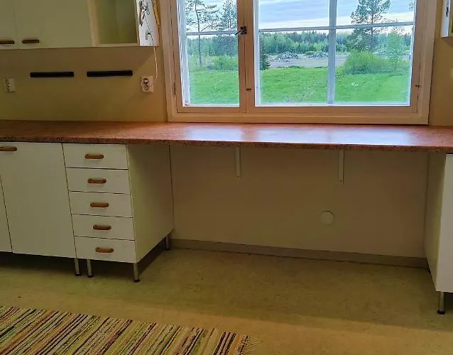 Puumajamajoitus Maaseudulla Kemping