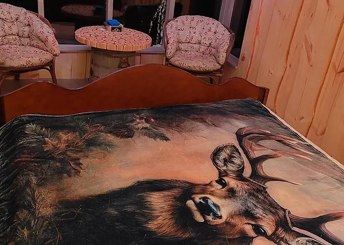 Puumajamajoitus Maaseudulla Kemping Tuorila